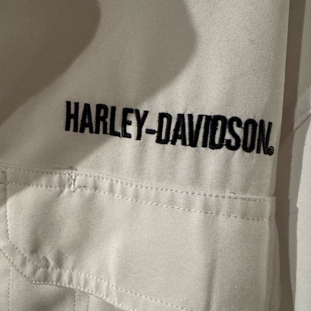 Harley-Davidson Classic White Button Down Shirt - Picture 2 of 6